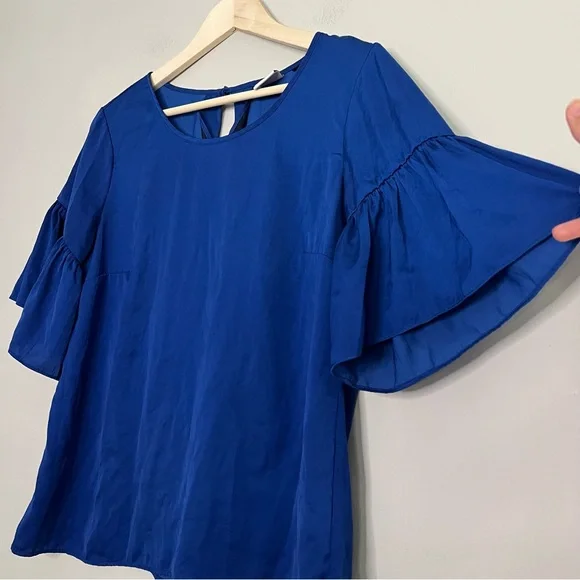 Cabi Rhyme Blue Bell Sleeve Blouse - Picture 7 of 10
